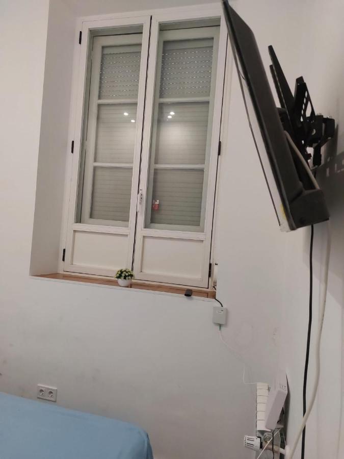 Habitacion En Madrid Exterior foto
